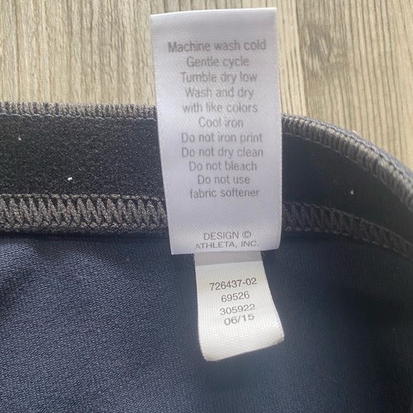 Athleta Finesse Legging Crop Tights size Medium - Picture 5 of 7